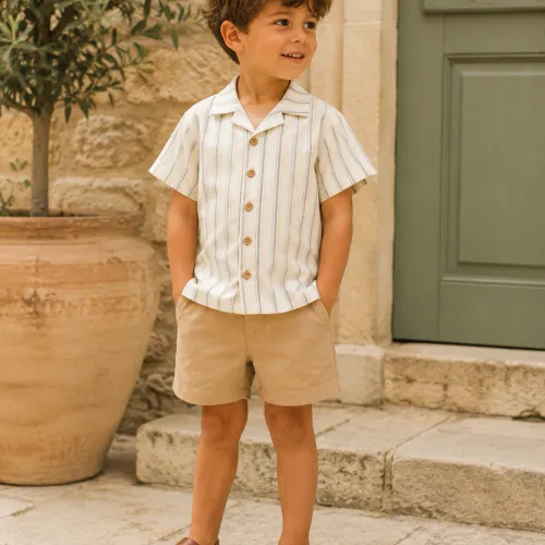 Ensemble Garçon 2 Pièces – Chemise Rayée & Short Beige