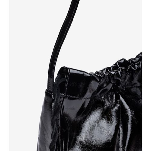 Sac À Main En Cuir Verni Noir Froissé