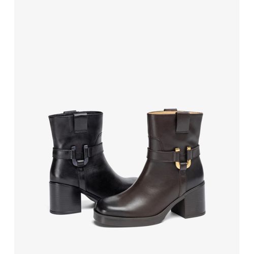 Bottines Avec Ornement Metallique