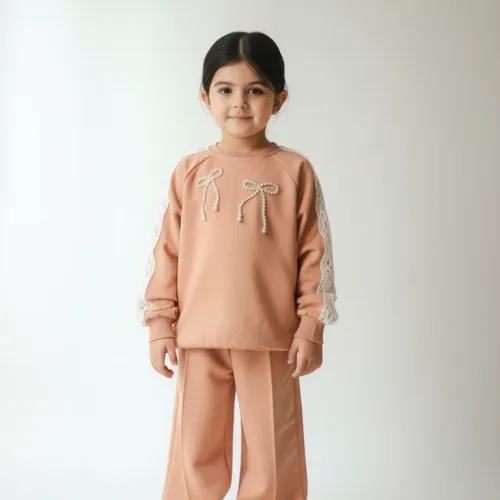 Ensemble Tala – Un Look Doux Avec Des Détails Sophistiqués