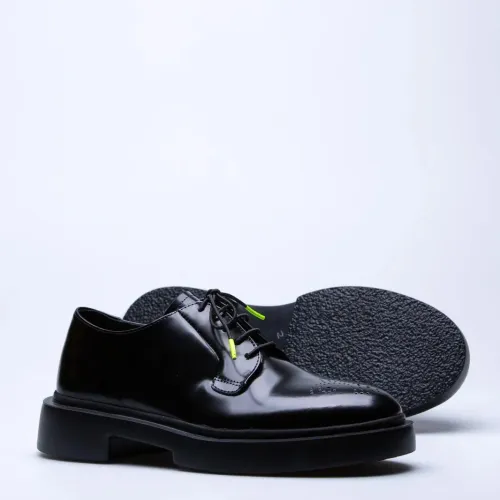 Chaussure En Cuir Démasquable