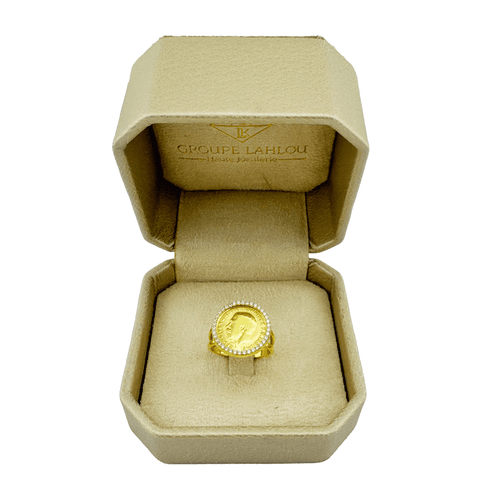 Bague Pièce Or Jaune 18K avec Halo Diamilites – Symbole d'Élégance et d'Héritage Royal.