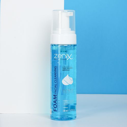Mousse Nettoyante Visage à la Vitamine E