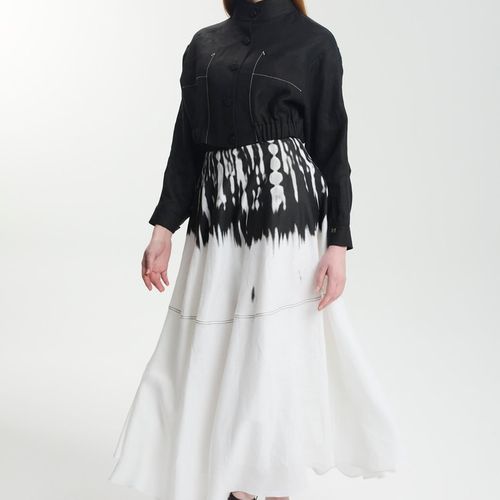 Jupe à motifs et veste deux pièces