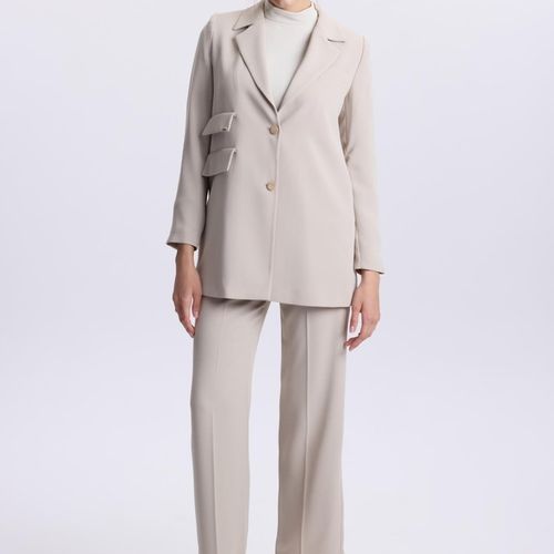 Ensemble avec pantalon et veste boutonnée