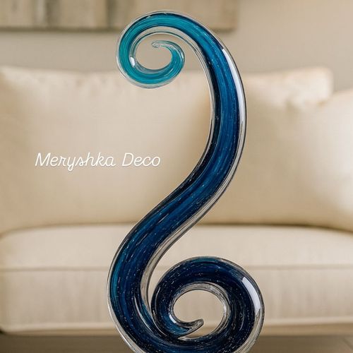 Sculpture décorative en verre spirale bleu
