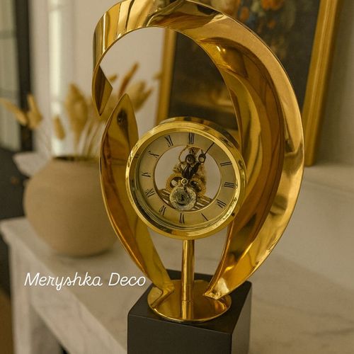 Horloge décorative dorée moderne