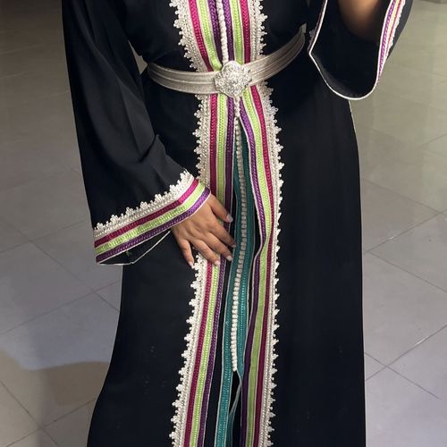 قفطان مغربي أسود
