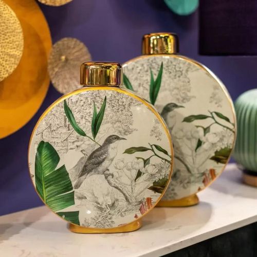 Deux Vases Avec Couvercle En Porcelaine