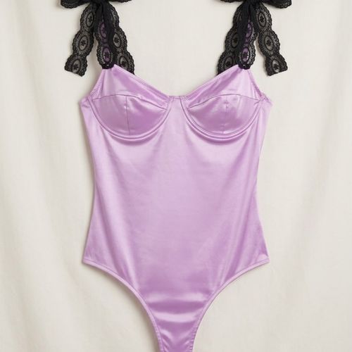 Body En Satin Lilas À Bretelles En Dentelle