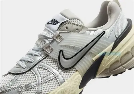 Nike V2k Run thumbnail 2