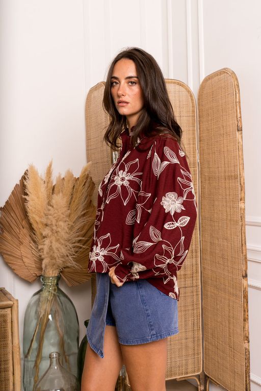 Chemise ornée de motif feuillage brodé thumbnail 3