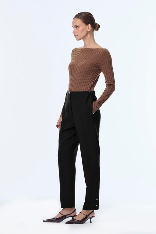 Pantalon cigarette à taille élastique et boutons thumbnail 1