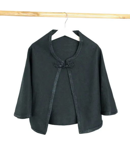 Cape - gris thumbnail 1