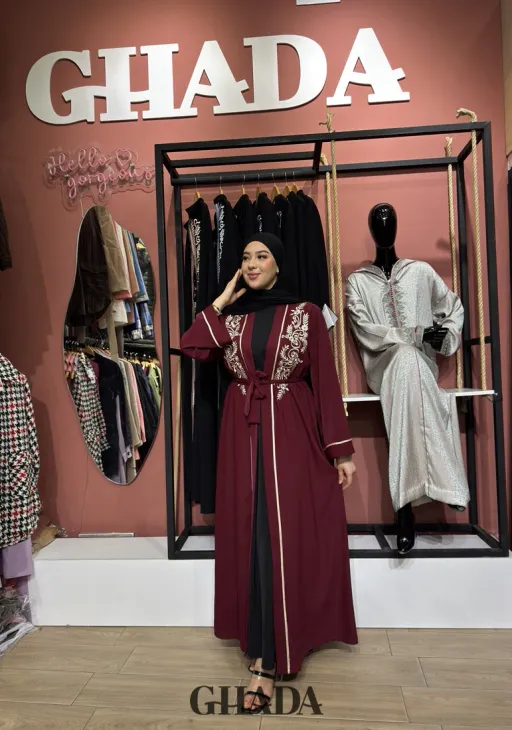Abaya Bordeaux Avec Broderie thumbnail 4