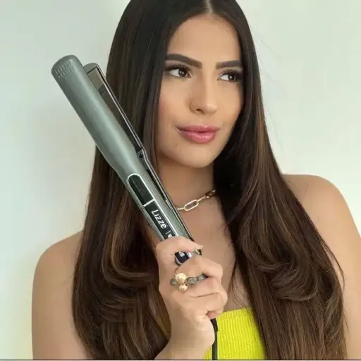 Lisseur Cheveux Professionnel Lizze Extreme Titane, Performance Salon, Couleur Et Design Aléatoire thumbnail 2