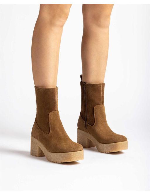 Bottines En Daim Avec Semelle En Caoutchouc thumbnail 2