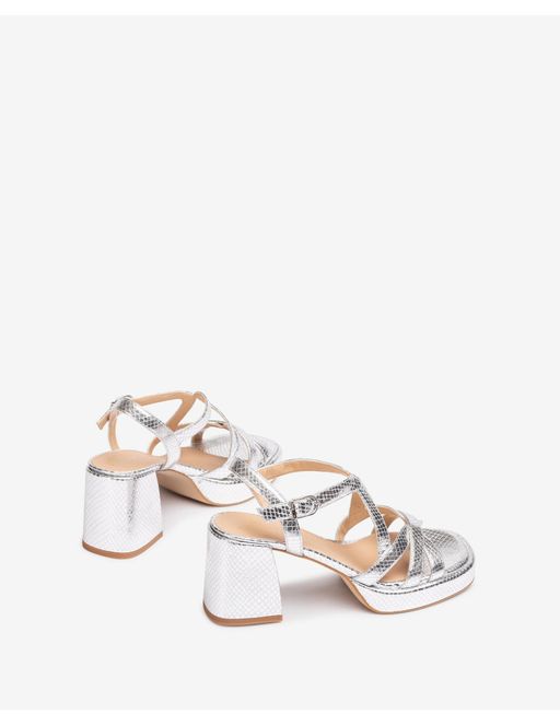 Sandales À Talon Large Et Brides Croisés En Cuir Métallisée thumbnail 3