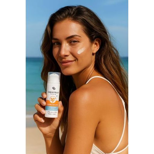 Écran Solaire Imperméable Et Hydratant Avec Spf50+ thumbnail 2