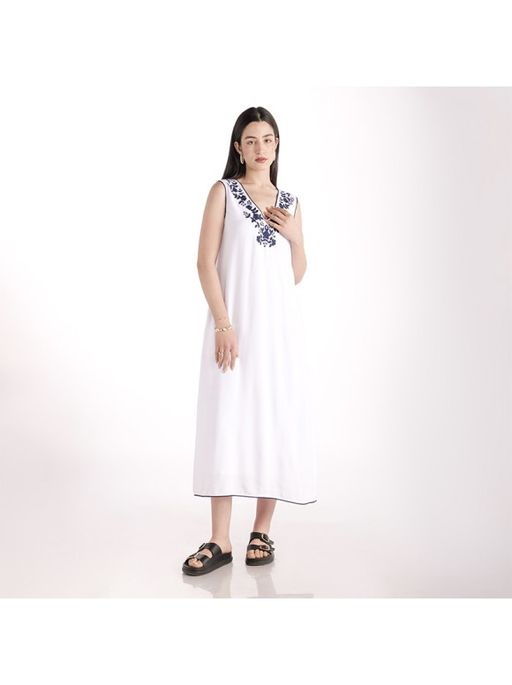 Robe Longue Broderie Bleue Marine thumbnail 1