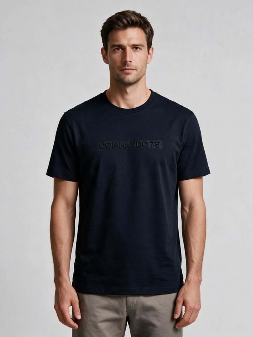 T-shirt Bleu Marine Avec Logo En Relief thumbnail 1