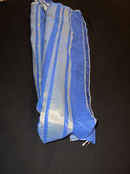 Tissu Bzioui emblématique – Bleu roi & soie dorée thumbnail 2