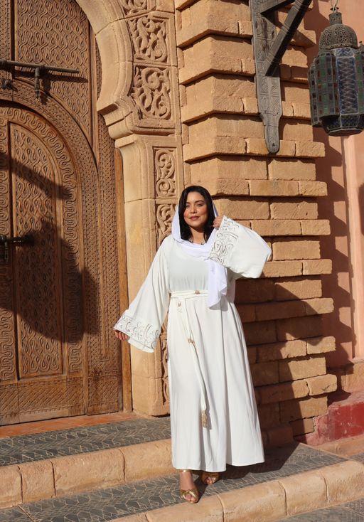 Caftan blanc avec calligraphie arabe  thumbnail 2