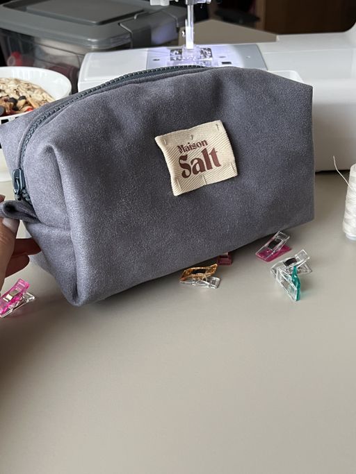 Trousse Medium Bleu En Daim  thumbnail 1