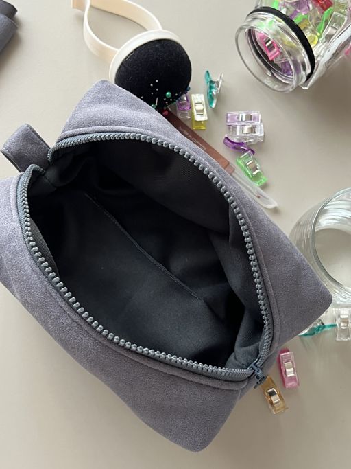 Trousse Medium Bleu En Daim  thumbnail 3